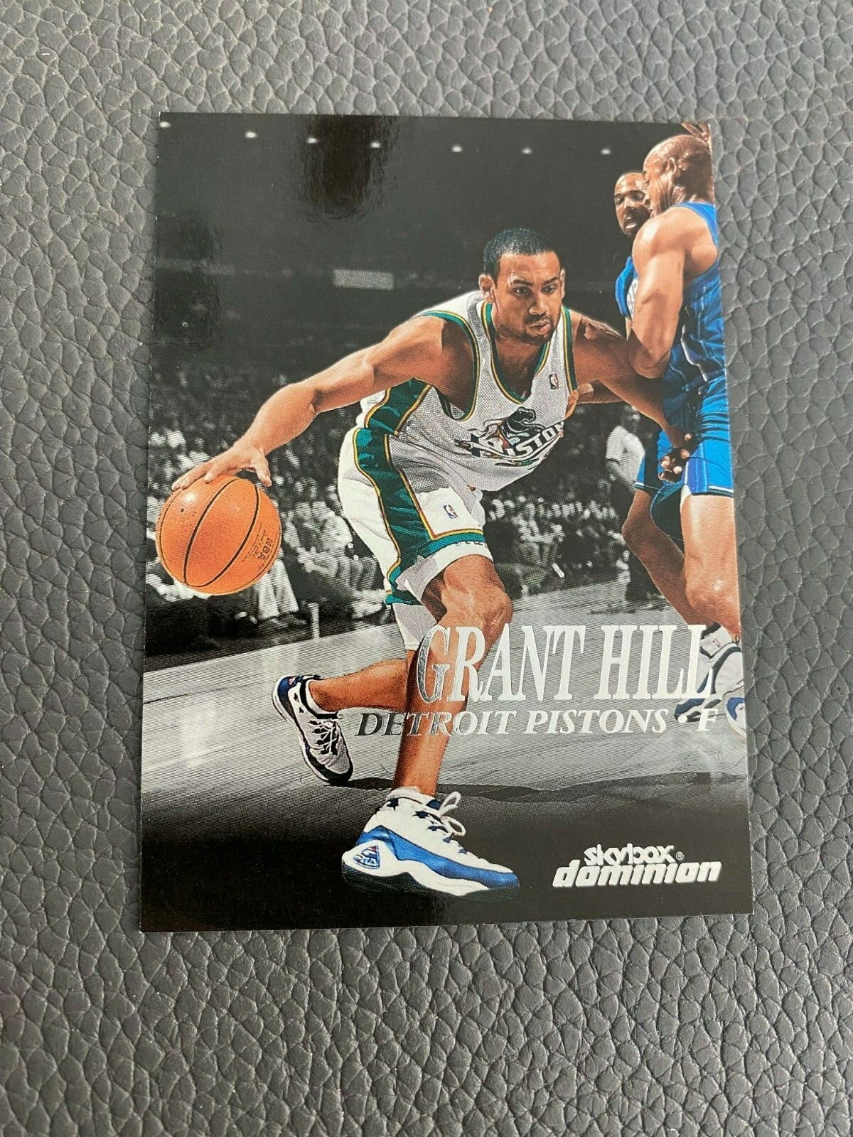 1999-00 SkyBox Dominion Detroit Pistons Basketball Card #70 Grant Hill
