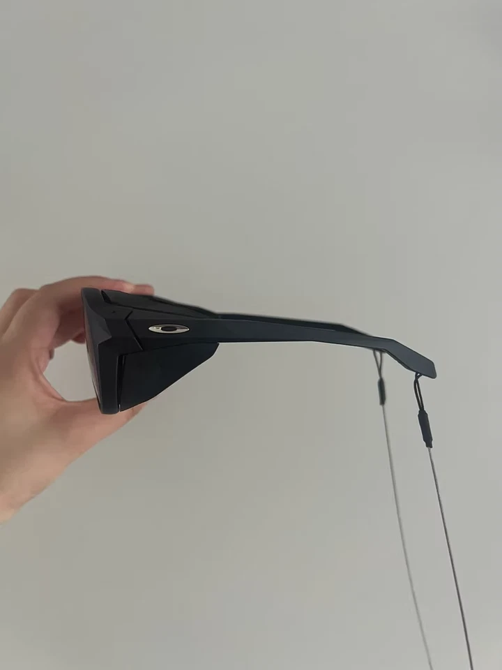 Oakley CLIFDEN OO9440 Matte Black Purple Lens Sunglass New - Image 4 of 4