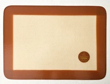 Set Of 4 Mrs. Anderson’s Baking Non Stick Silicone Mat 7.875 x 10.87 Never Used