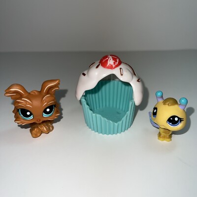 Littlest Pet Shop LPS 1407 Yorkie 1408 Bumble Bee Cupcake Accessory Set 2009