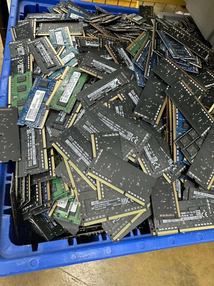 4GB DDR3 1600 MHz PC3-12800 204 Pin Laptop SODIMM MIXED MAJOR