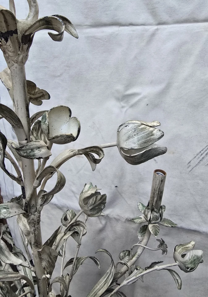 Vintage Tole Chandelier with Tulips and 4 Lights - Image 4 of 4