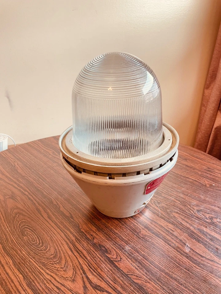 Lámpara Appleton A-51 20+ disponible. Codemaster a prueba de explosiones. Foto 3 de 4