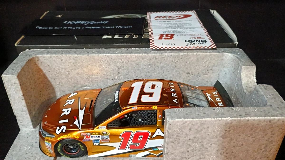 25+ Carl Edwards NASCAR 1:24 Diecast Racing Cars for sale