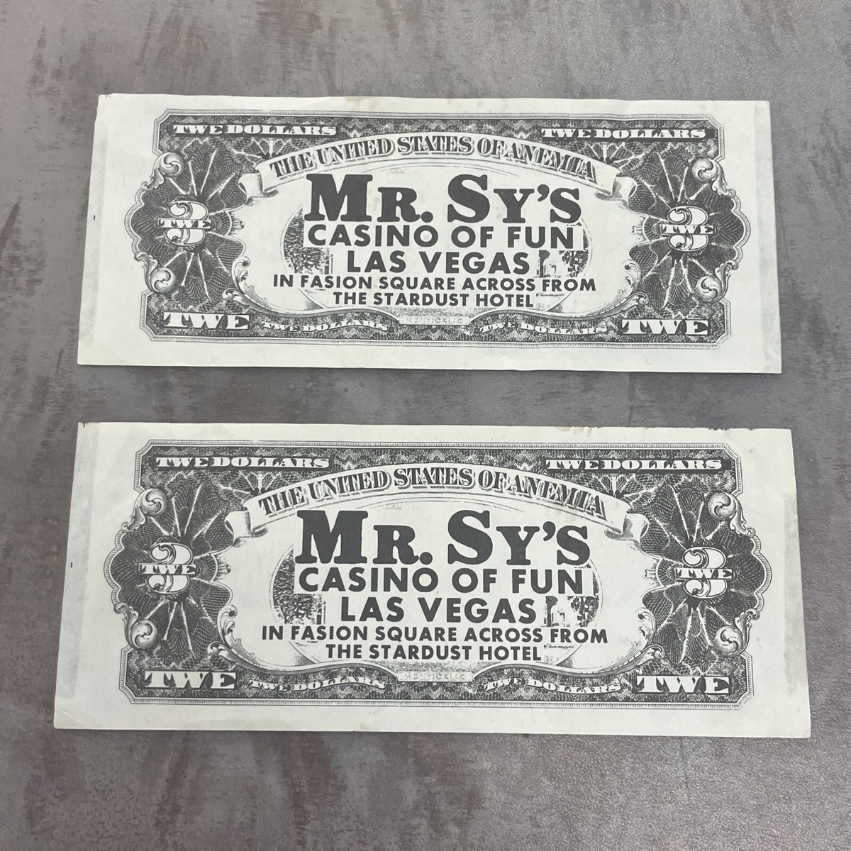 2x Vintage Original 70s Twe Dollars Mr Sy's Casino of fun $3