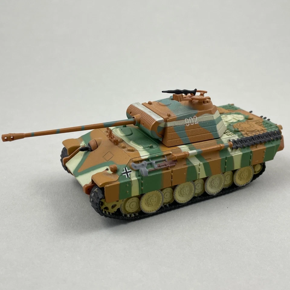 German Diecast Tank Pz.Kpfw. V Panther Ausf. G Altaya 1/72 Scale, World War II - Image 2 of 4