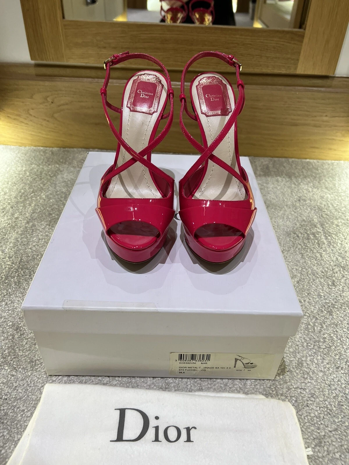 Sandales Christian Dior 100 % aurhebtiques rose brevet