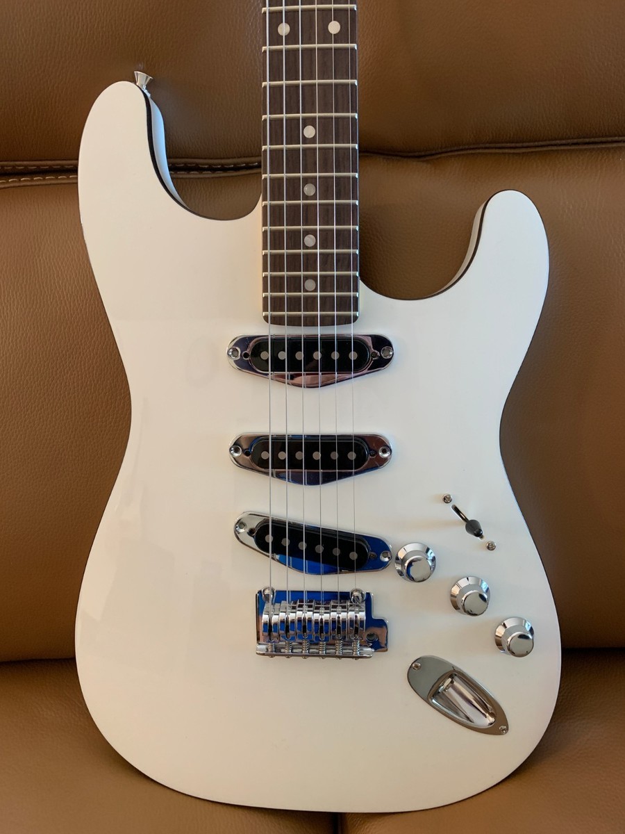 Fender Aerodyne Special Stratocaster 2023 MIJ Bright White Brand