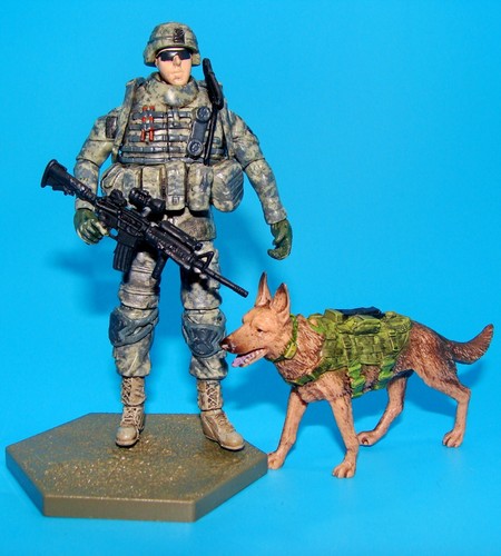 Figura Soldado B 1:18 Hiya Toys Our War Ejército de EE. UU. Infantería 101º K9 Manipulador de Perros - Imagen 5 de 8