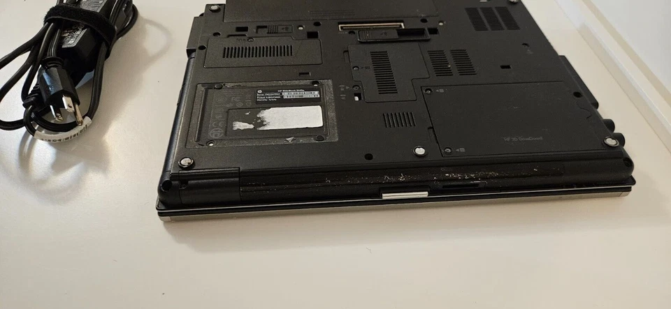 HP EliteBook 8440p For parts - Image 3 of 4