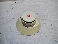 Siemens Cerberus Pyrotronics DI-4A DB-4 Ionization Smoke Detector Head w/ Base