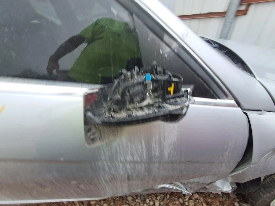 Used Rear Left Door Assembly Rear Side fits: 2011 Mercedes-benz Mercedes c-class Foto 4 de 4