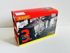 Hornby R6280 Tarmac Quarry Products Procor Hoppers Three Wagon Pack, Weathered