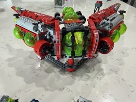 LEGO Set 8077 - Atlantis Exploration HQ - 99% Complete W Minifigures And Instru