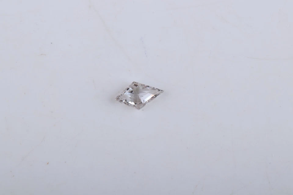 Tiny 0.20Cts Natural Clear White Fancy Kite Shape Loose Diamond DB116 - Image 2 of 4