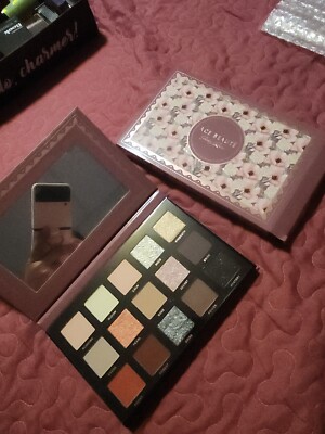 Ace Beautē Smoky Rose Eyeshadow Palette, BNIB