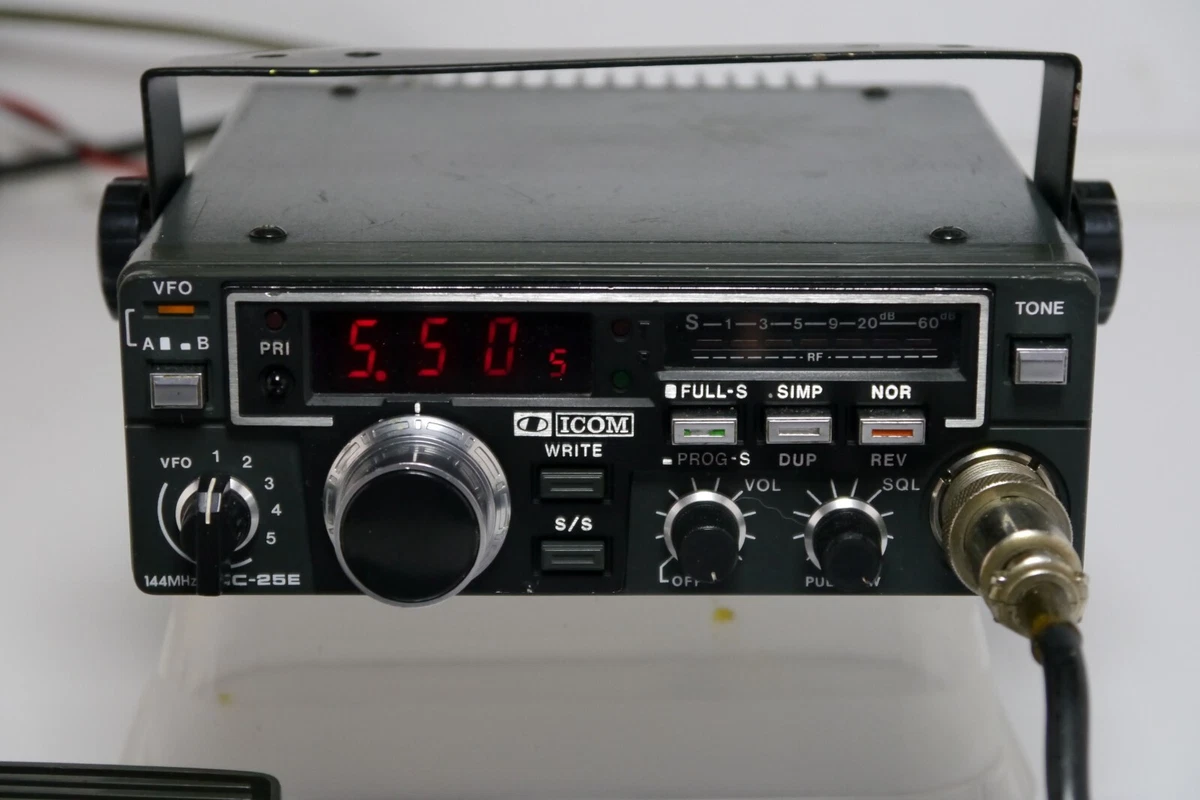 Icom IC-735 Radio Base Veicolare HF 100W All-Mode con Filtro SSB 2.8KHz