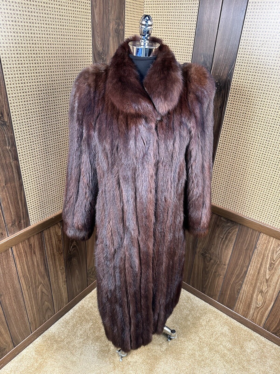 VINTAGE NEUSTADTER FURS 44