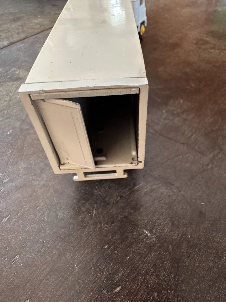 Winross 柯达罗切斯特纽约 Ultra 400 胶片卡车压铸 1/64 收藏品 — 第 3/4 张图片