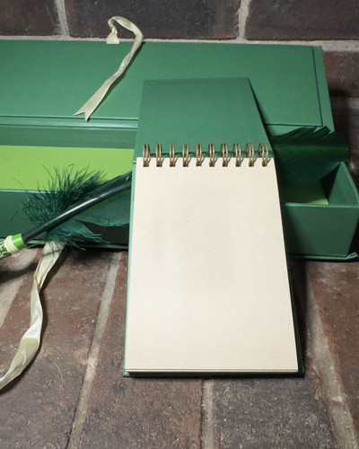 RARE Harry Potter Rita Skeeter Quick-Quotes Quill & Notepad RETIRED - Picture 8 of 10