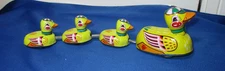 TIN WIND UP  DUCK & DUCKLING FAMILY