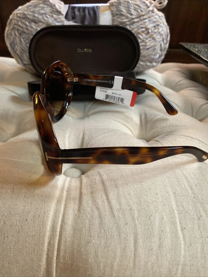 Очки солнцезащитные Tom Ford FT1011 Dark Havana с градиентом дымчатые - Изображение 4 из 4