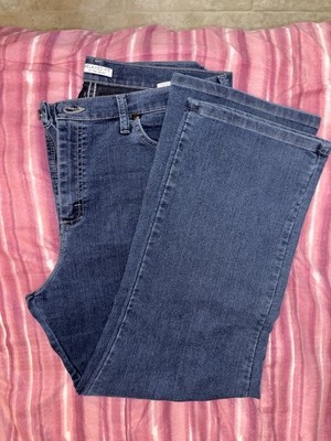 Lee Men s Relaxed Fit Straight Leg Medium Wash Stretch Denim Jeans 18 Short