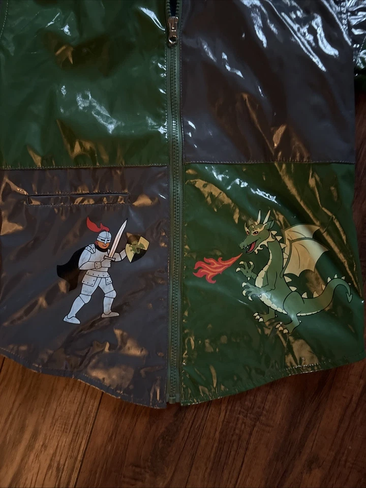 KIDORABLE DRAGON KNIGHT RAINCOAT, SIZE 4/5 100% POLYESTER, 100% NYLON LINING NNB - Image 2 of 4
