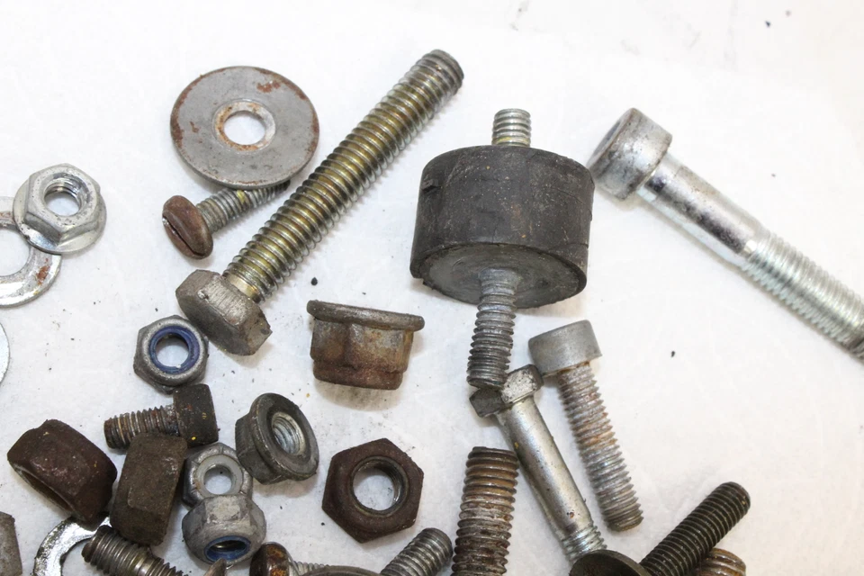 Husaberg Fe350 Te350 1996 pernos de montaje de motor herrajes tornillos de motor OEM Foto 3 de 4