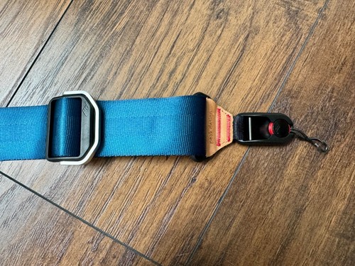 Peak Design Slide Camera Strap (LIMITED Summit Edition) - Tallac / Blue - Picture 8 of 9