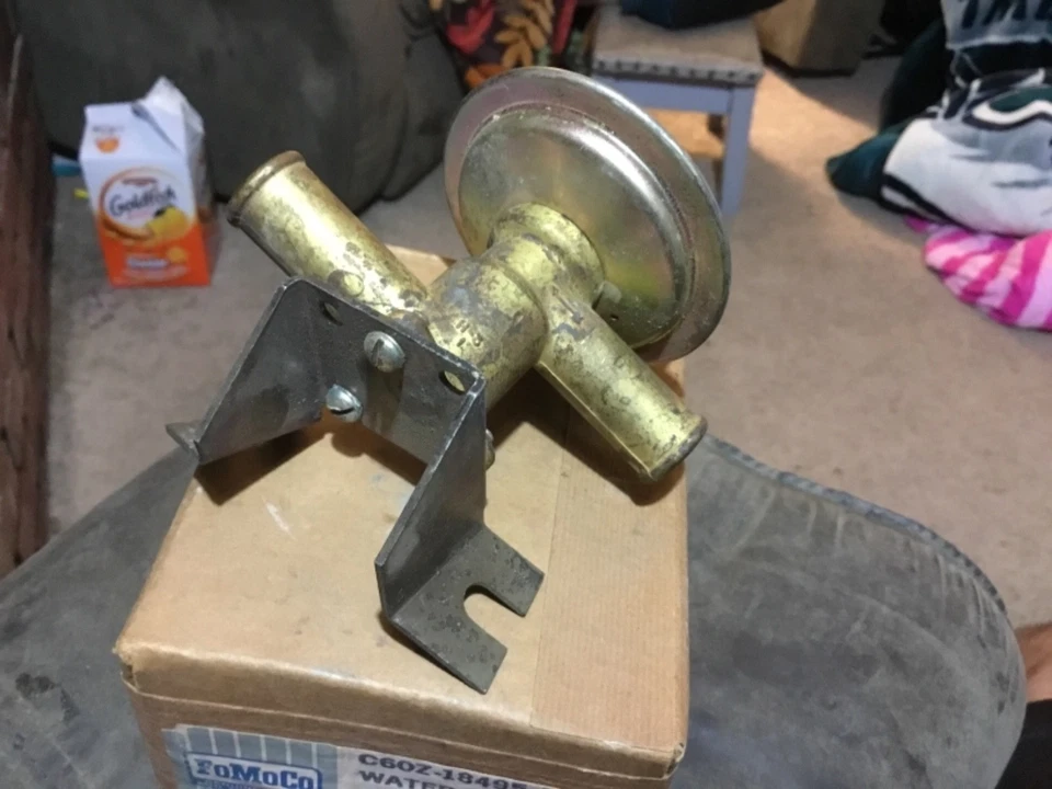 NOS 1966 福特 FAIRLANE 空气调节热水控制阀 — 第 4/4 张图片