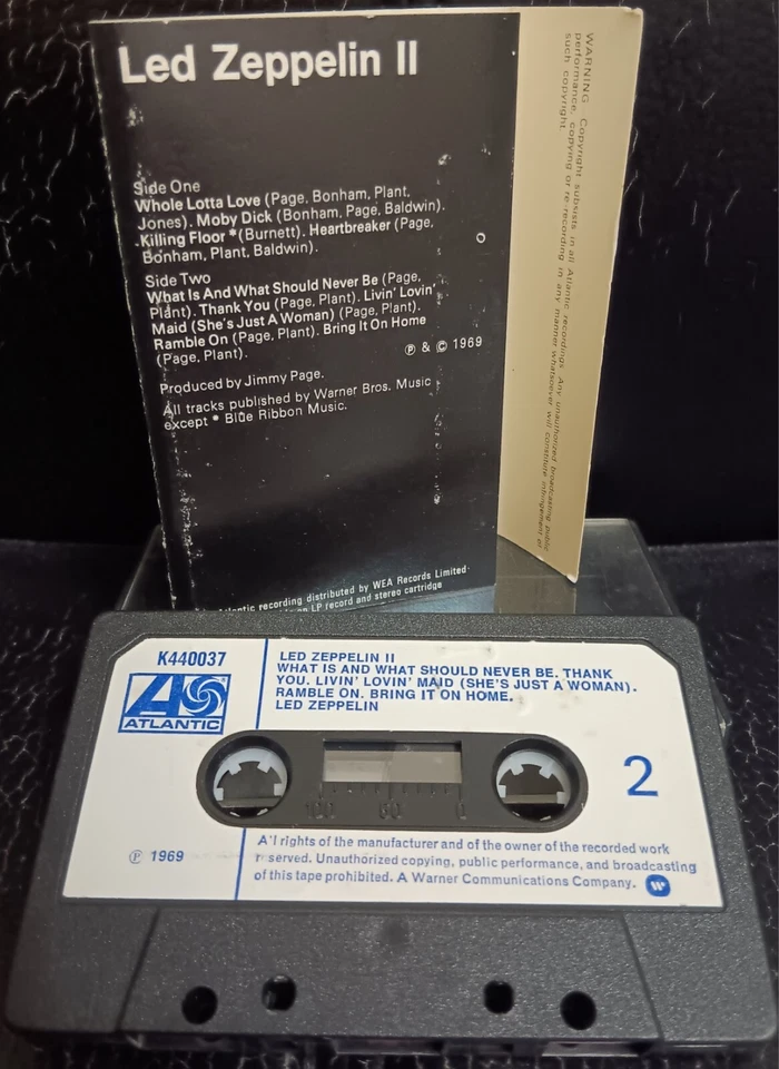 Led Zeppelin – Led Zeppelin II - reissue UK cassette tape excellent, cover VG+ - Image 2 of 3