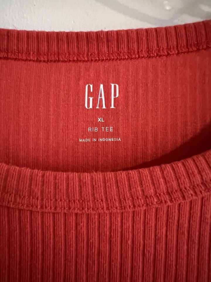 Camiseta para mujer GAP talla XL coral fuego punto acanalado manga corta cuello redondo redondo Foto 2 de 4