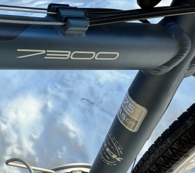 Dark Blue Trek Multitrack 7300 Bicycle (Bike) | eBay Dark Blue Trek Multitrack 7300 Bicycle (Bike) | eBay