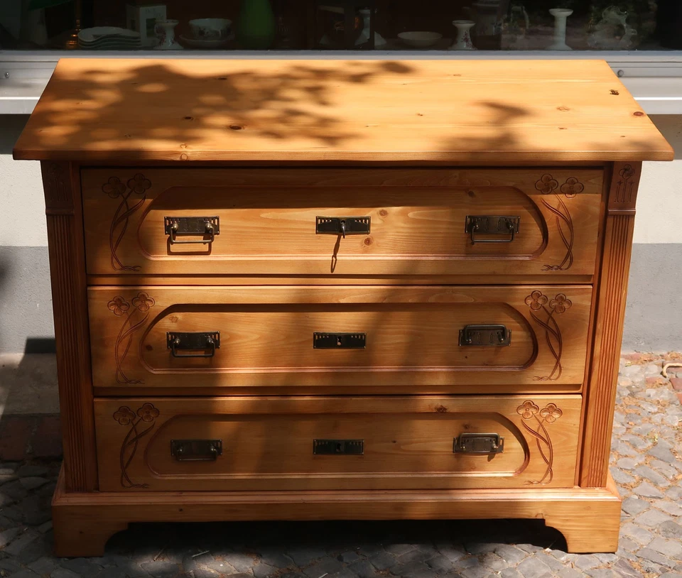 KOMMODE  JUGENDSTIL  SCHNITZEREIEN