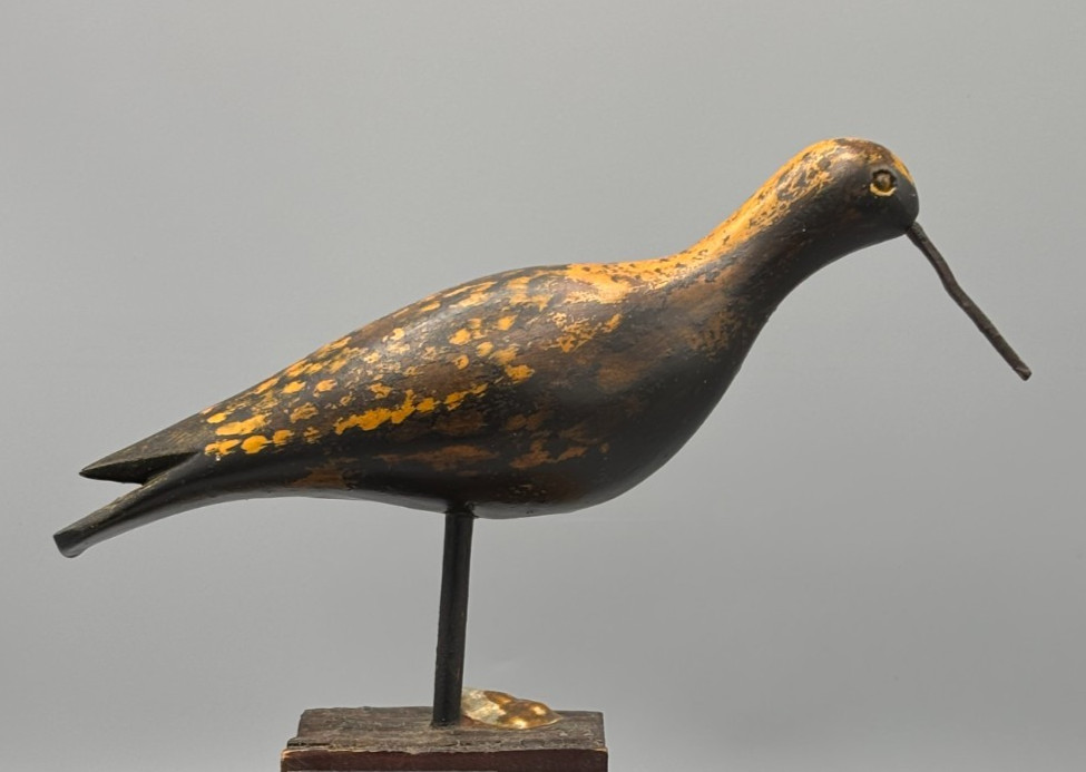 SHOREBIRD DECOY WITH SPLIT TAIL CARVING