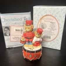 2004 Cherished Teddies Avon "Marchin' To The Beat Of Holiday Fun" Enesco 0000919