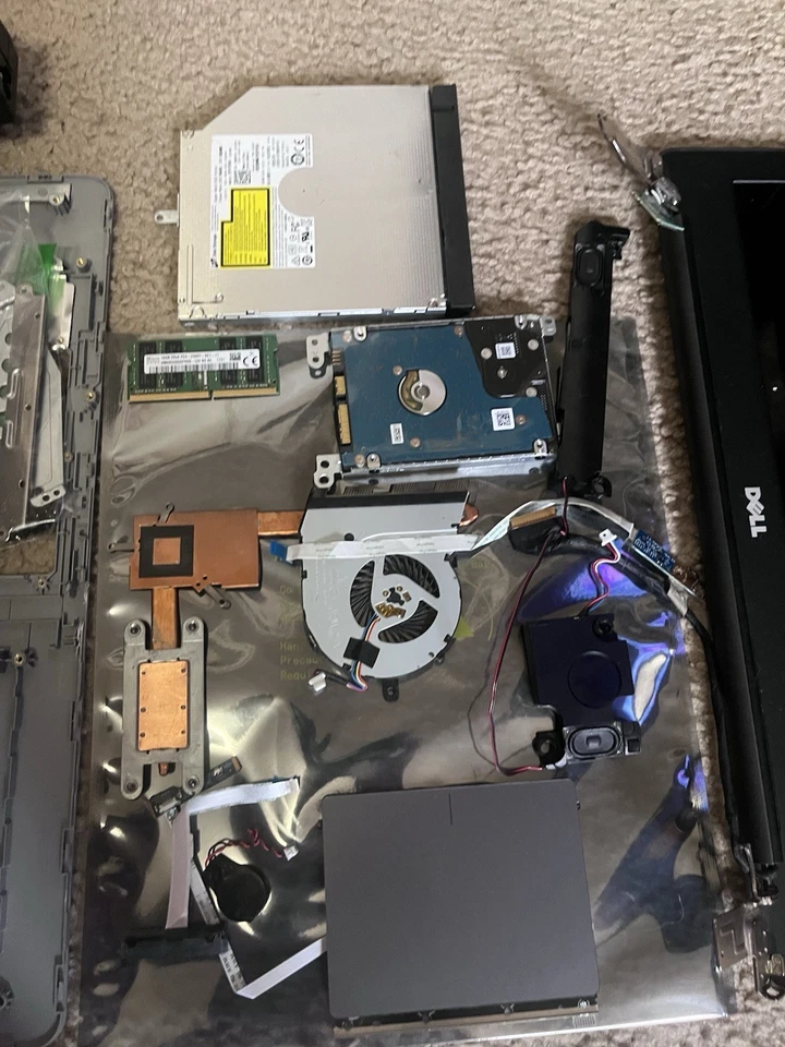 戴尔 Inspiron P66f 笔记本电脑部件。 附带主板 + 更多请参阅说明 — 第 3/4 张图片