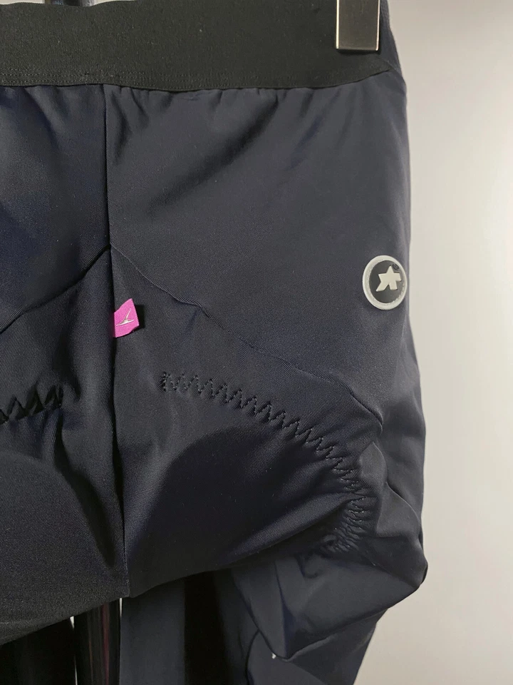 Pantalones cortos ASSOS negros HK Laala Lai.S negros para mujer talla M Foto 4 de 4