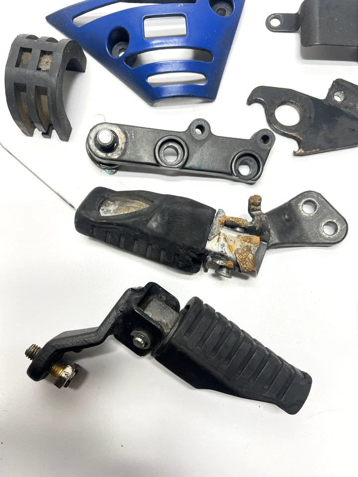 Juego de reposapiés trasero delantero OEM 2009 08-18 Kawasaki KLR650 KL650E Foto 3 de 4