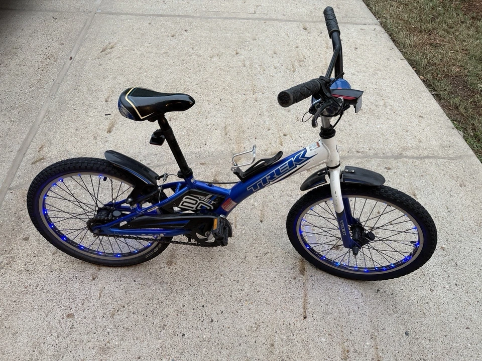 Bicicleta Trek Jet 20 niños azul con luces Foto 3 de 3