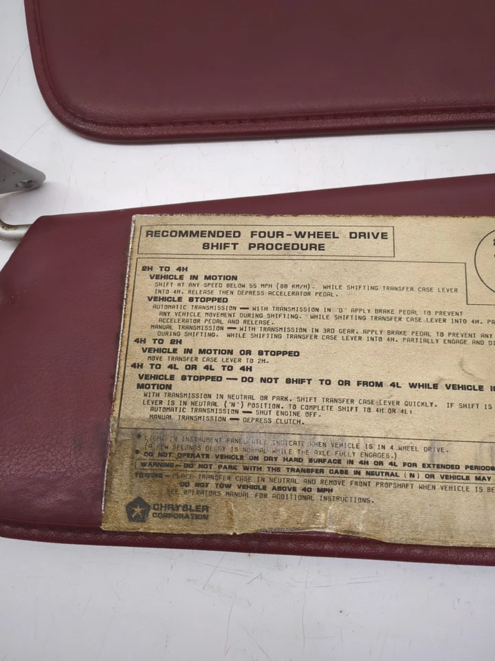 Dodge D150 D250 D350 Ramcharger 1981-1993 OEM parasoles parasoles rojos vinilo Foto 3 de 4
