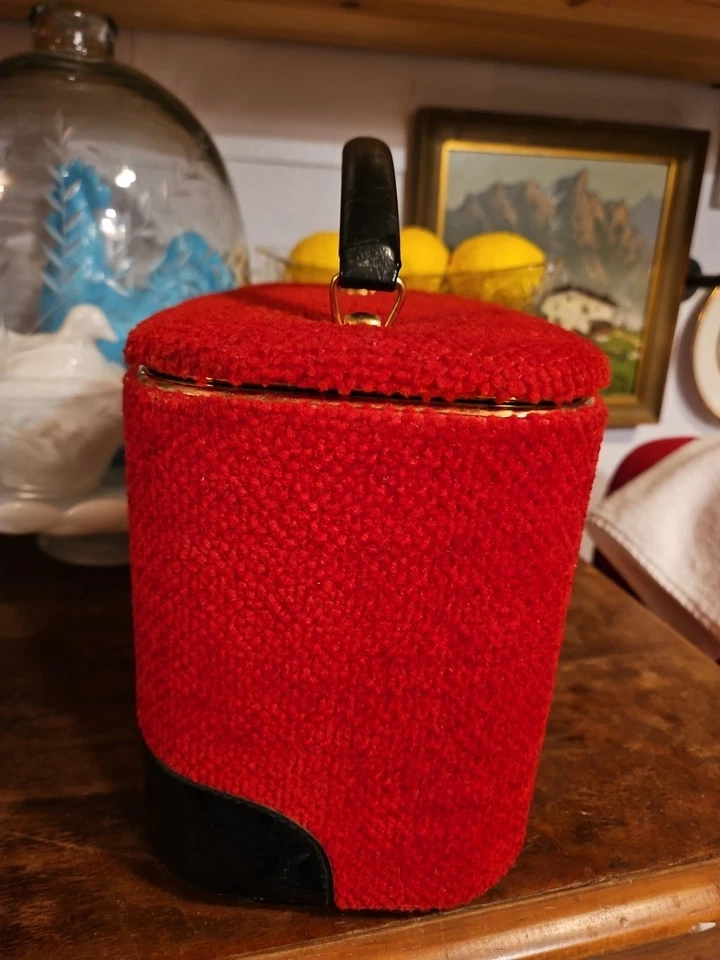 Celebrity New York Made In USA 1960's Red Tweed Makeup Case With Mirror - Image 2 of 4