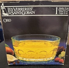 Les Verreries de Saint-Gobain 9"/22cm Pressed Glass (Flower) Salad Bowl 1980s