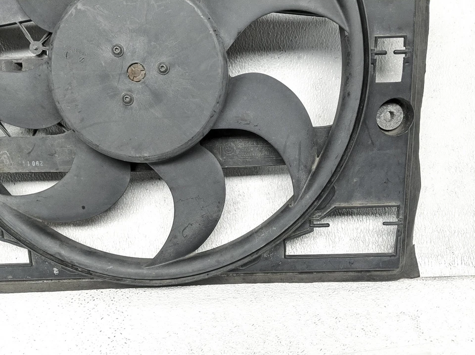 BMW 325XI 2003 radiador ventilador motor y cubierta 64-54-6-905-076 Foto 4 de 4