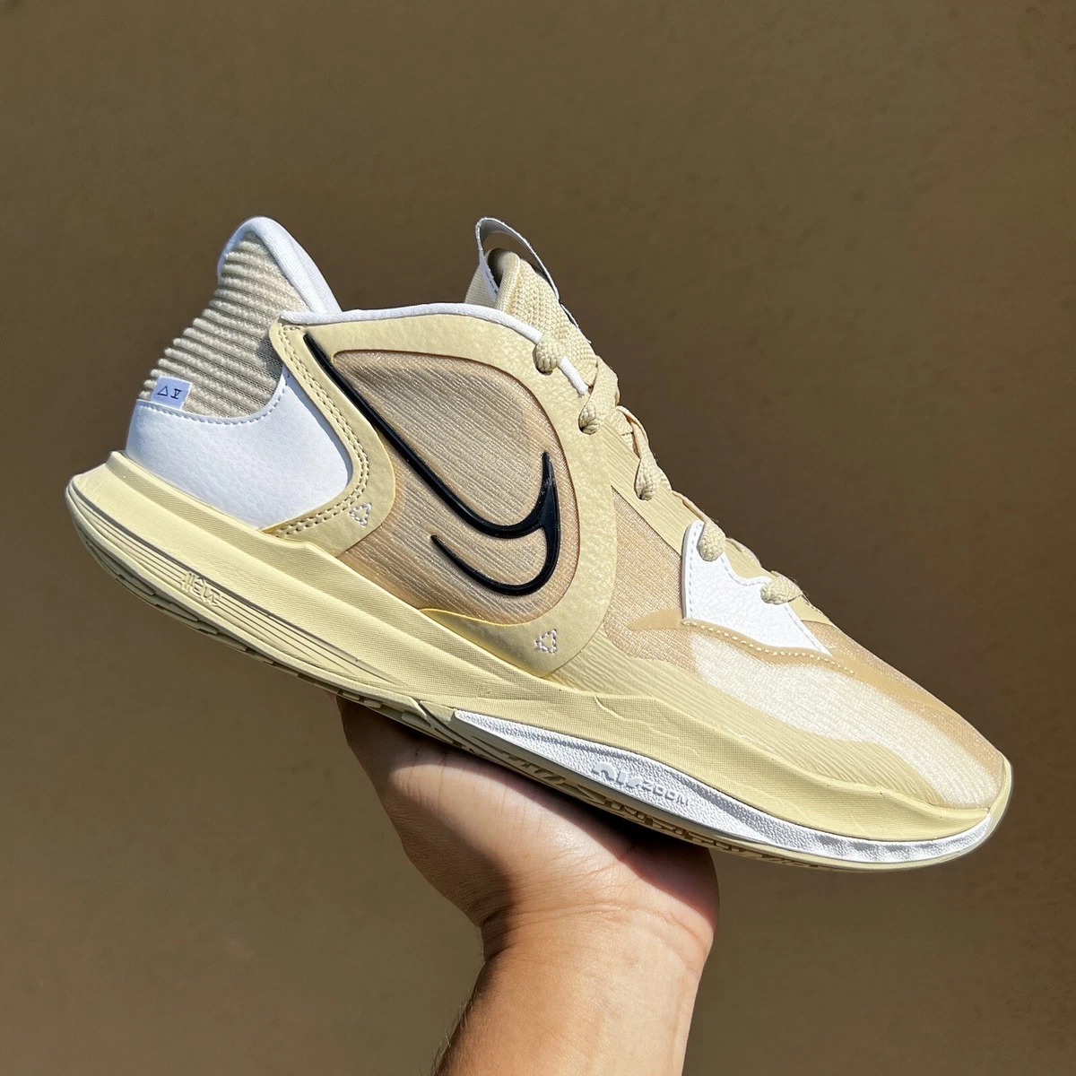 Size 10.5 Nike Kyrie Low 5 TB Team Gold Men Basketball SKU DX6651 700 BRAND NEW
