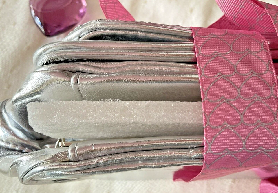 Guess Cosmetic Trio y EDP .25fl oz 7.5ml Corazón Púrpura Claro Colgante Salpicaduras Nuevo Foto 3 de 4