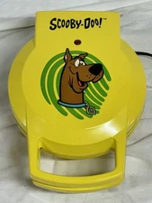 Vintage 90’s Scooby Doo Waffle Maker  Model SD8WAF Tested Works! *RARE*