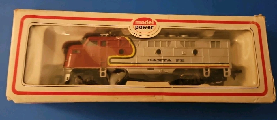 HO MODEL POWER Model Train Locomotive and Dummy 6730/6731 Untested - Image 2 of 4