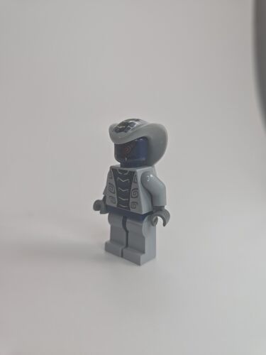 Lego Ninjago Minifig Rattla njo033 from 9441 9456 9579 Gray with Blue Head - Picture 2 of 7
